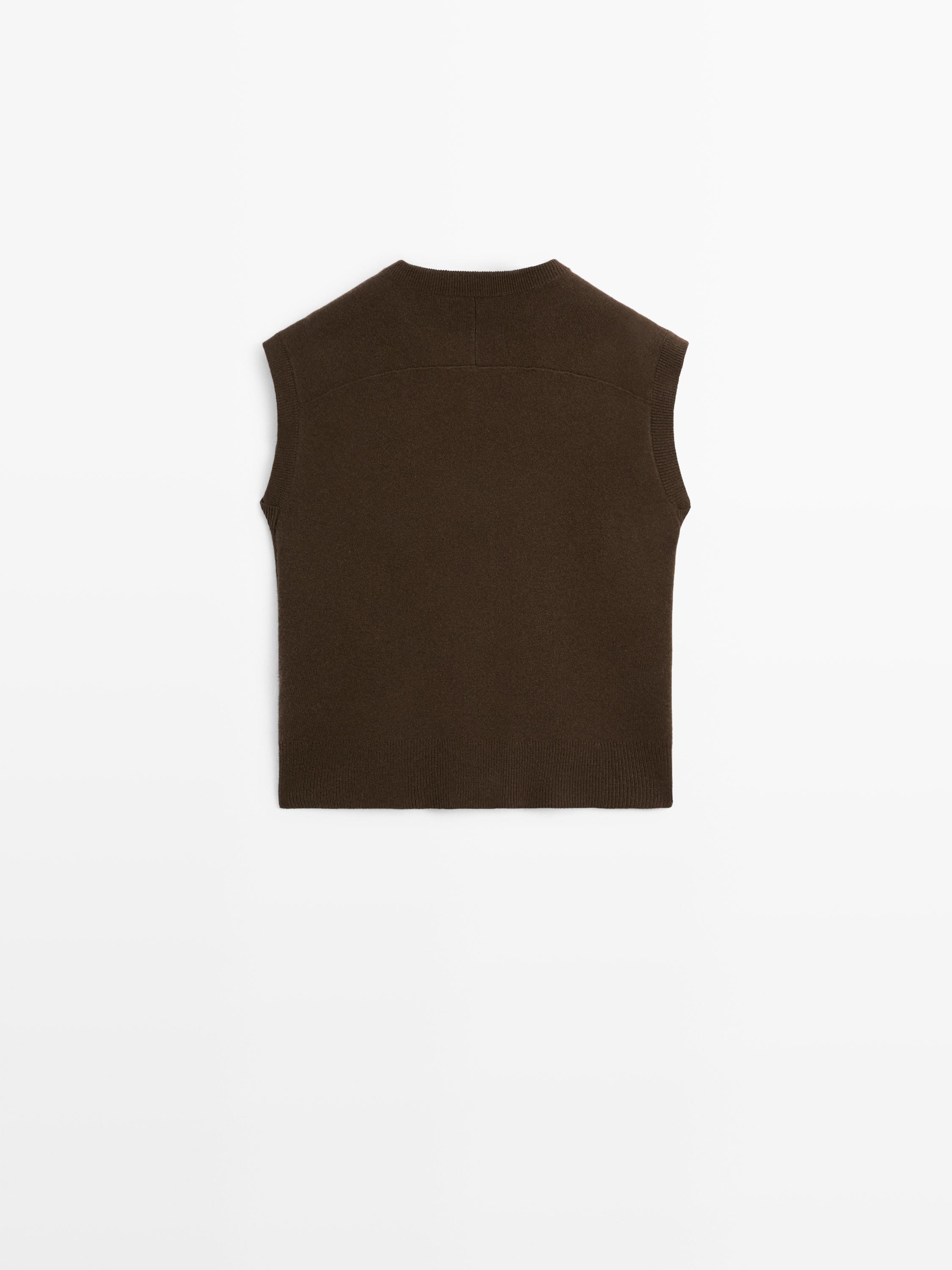 Crew neck knit vest